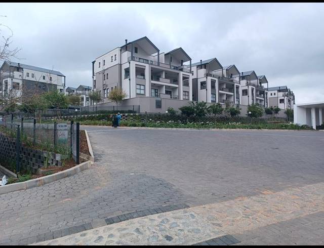 3 BEDROOM APARTMENT FOR SALE IN WATERFALL